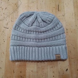 David and Young Knit Beanie Hat Tobaggan Cap in Grey